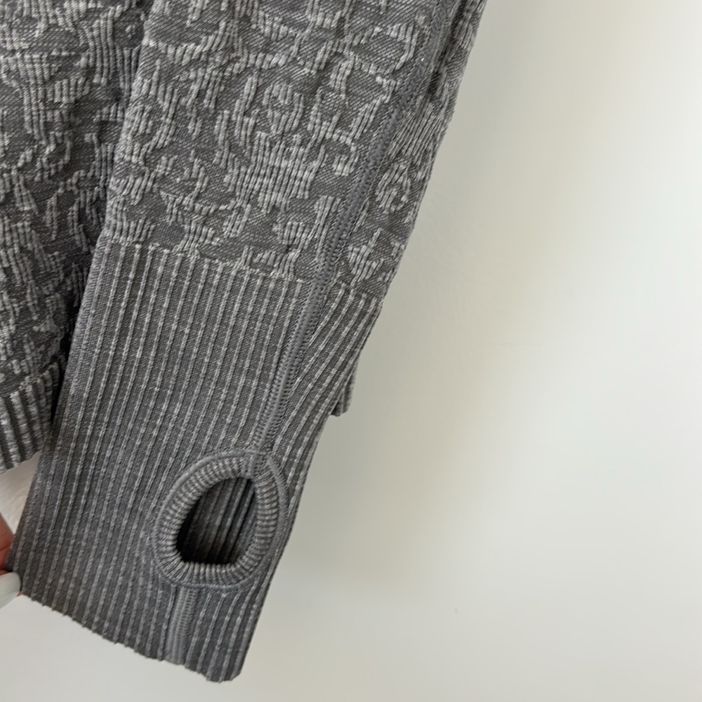 Lululemon Gray Patterned Lightweight Sweater - image 3